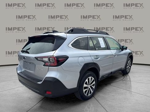 Used 2025 Subaru Outback Premium w/ Popular Package #1 AWD/4WD image 3