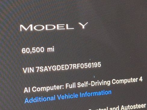 Used 2024 Tesla Model Y 2WD image 31