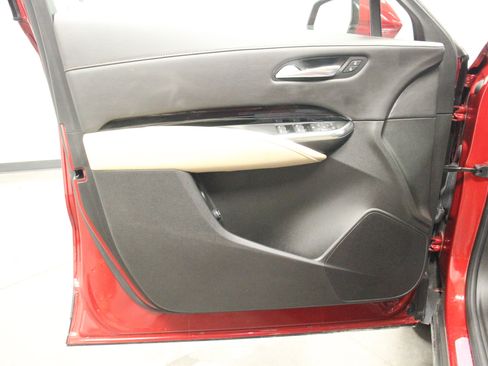 Used 2024 Cadillac XT4 Luxury image 14