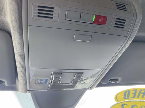 Certified 2023 Volkswagen Tiguan SE FWD image 27