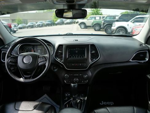 Used 2021 Jeep Cherokee Latitude Plus AWD/4WD image 10