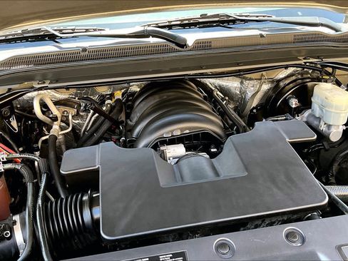 Used 2016 Chevrolet Suburban LTZ RWD image 35