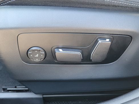 Used 2024 BMW 530i w/ Premium Package image 22