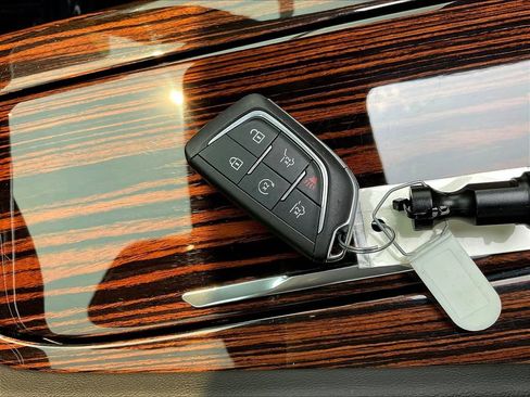 Used 2022 Cadillac Escalade Premium Luxury AWD/4WD image 34