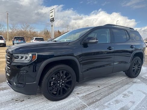 Used 2023 GMC Acadia SLE w/ Driver Convenience Package image 7