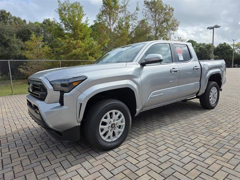 New 2026 Toyota Tacoma SR5 image 3