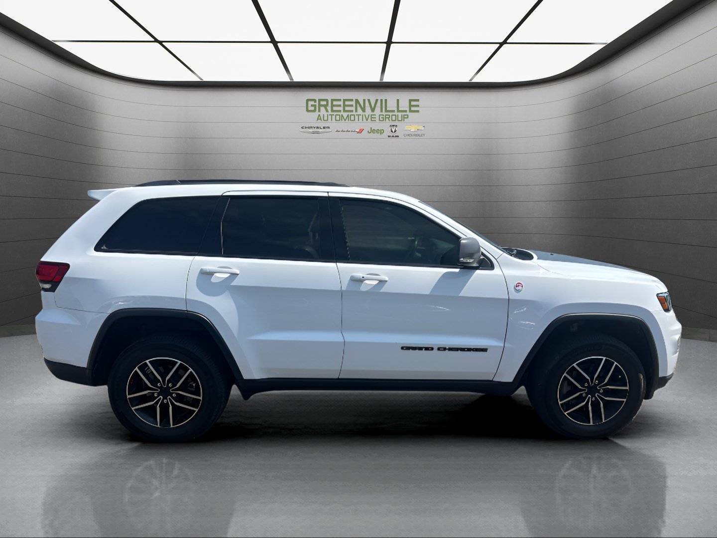 Used 2021 Jeep Grand Cherokee Trailhawk AWD/4WD image 4