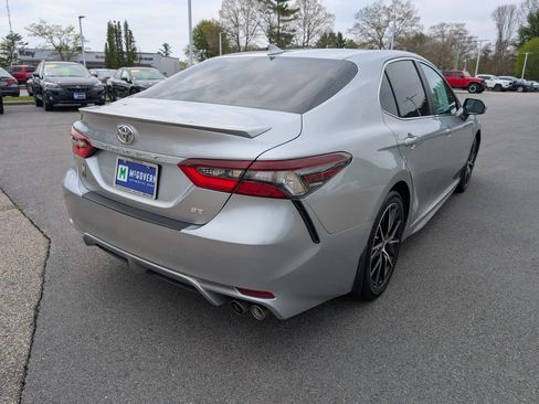 Used 2023 Toyota Camry SE FWD image 6