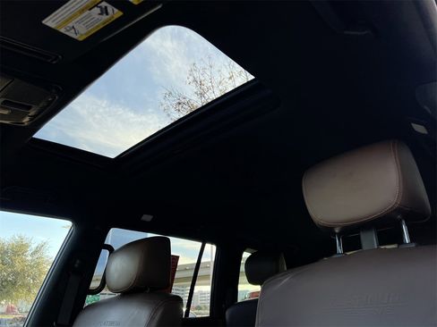 Certified 2020 Nissan Armada Platinum w/ Platinum Reserve Package image 23