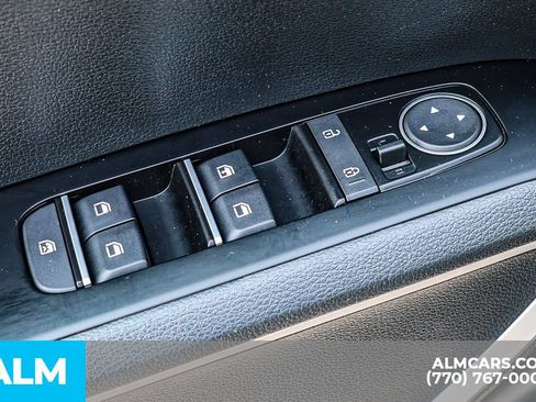 Used 2025 Kia Soul LX w/ LX Technology Package FWD image 44
