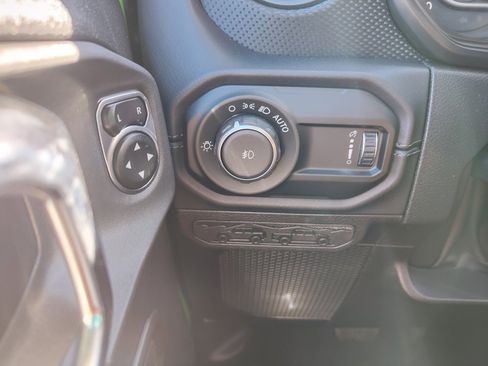 New 2025 Jeep Wrangler Unlimited Rubicon w/ Convenience Group image 13