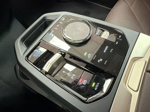 New 2026 BMW iX xDrive60 image 17