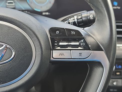 Used 2023 Hyundai Elantra SEL w/ Convenience Package image 17