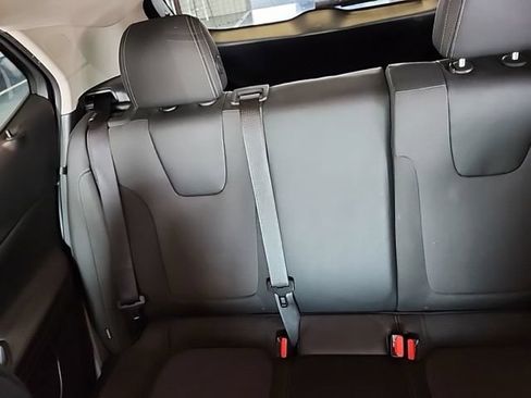 Used 2023 Buick Encore GX Preferred w/ Cold Weather Comfort Package FWD image 21