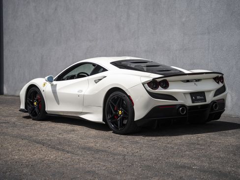 Used 2020 Ferrari F8 Tributo RWD image 3