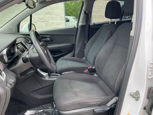 Used 2019 Chevrolet Trax LS w/ Tint and Cruise Package AWD/4WD image 14