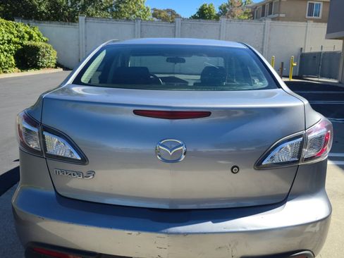 Used 2011 MAZDA MAZDA3 i Sport FWD image 8