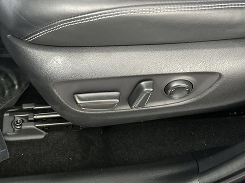 Used 2019 Toyota RAV4 Limited w/ Cold Weather Package FWD image 21