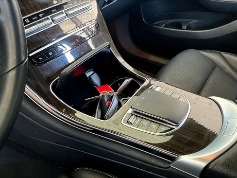 Used 2022 Mercedes-Benz GLC 300 image 17