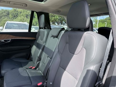 Certified 2025 Volvo XC90 T8 Plus w/ Protection Package Premier AWD/4WD image 10