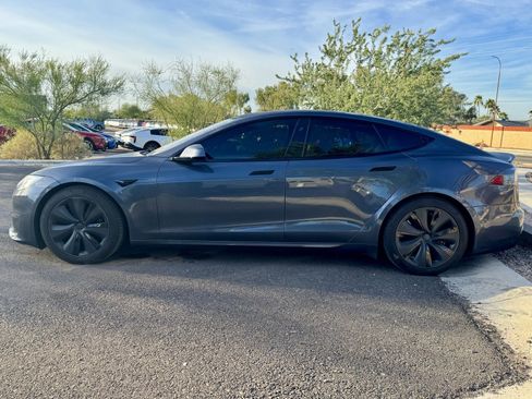 Used 2021 Tesla Model S Plaid image 6