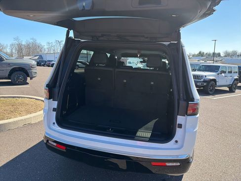 Used 2025 Jeep Wagoneer Series II image 18