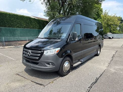 Used 2022 Mercedes-Benz Sprinter 3500 image 1