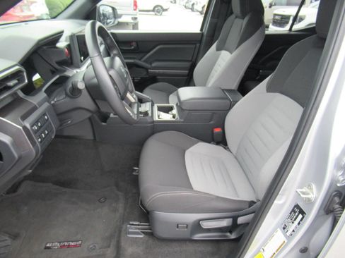 Used 2025 Toyota 4Runner TRD Off-Road AWD/4WD image 17