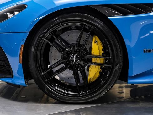 Used 2022 Aston Martin DBS Superleggera RWD image 44