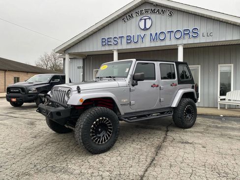 Used 2015 Jeep Wrangler Unlimited Sahara w/ Connectivity Group image 2