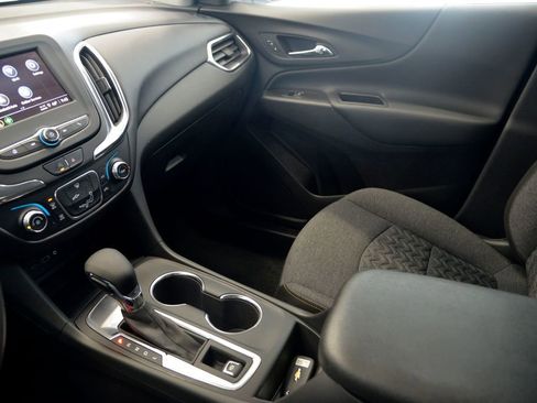 Used 2022 Chevrolet Equinox LT image 25