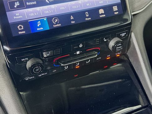 Used 2022 Jeep Grand Cherokee L Limited image 28