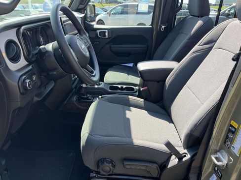 New 2026 Jeep Gladiator Sport image 9