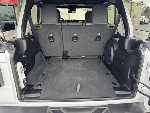 Used 2024 Jeep Wrangler Unlimited Sport image 9