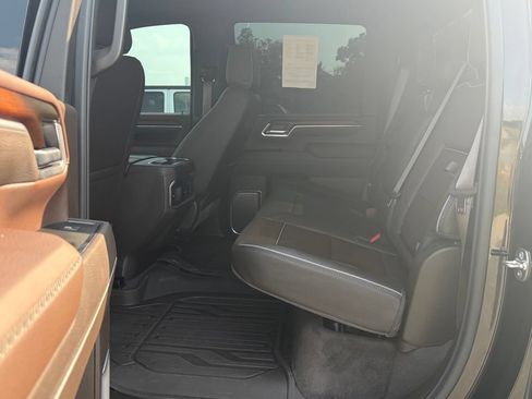 Used 2025 GMC Sierra 2500 Denali w/ Denali Reserve Package AWD/4WD image 17
