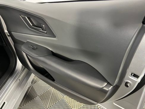 Used 2025 Toyota Prius LE image 32