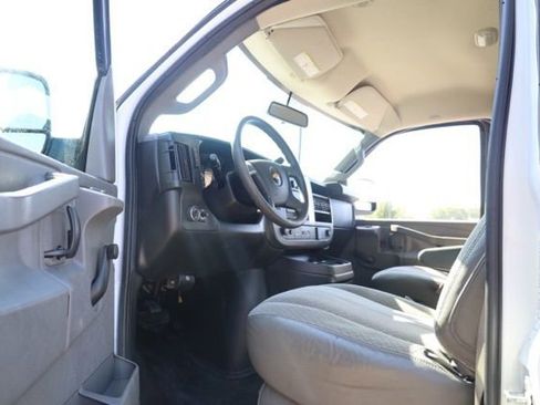 Used 2018 Chevrolet Express 2500 Work Van image 11
