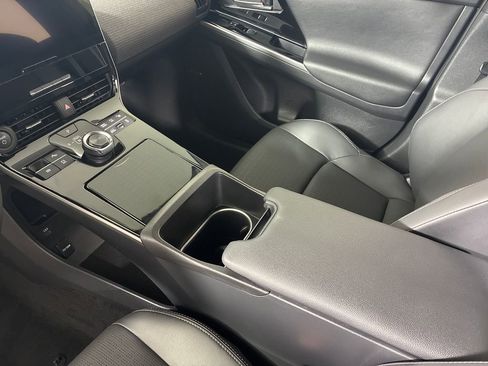 Used 2024 Subaru Solterra Limited image 24