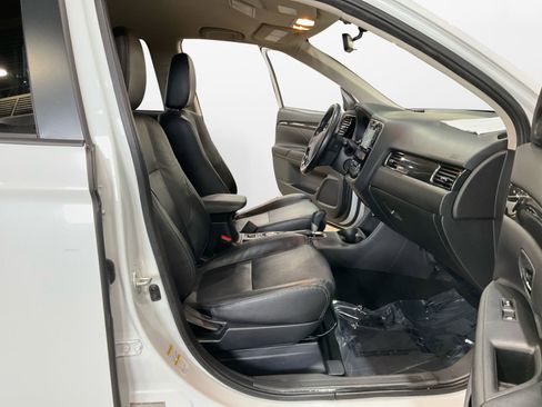 Used 2016 Mitsubishi Outlander ES image 15
