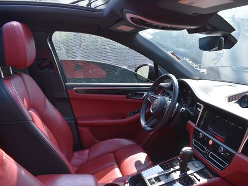 Used 2024 Porsche Macan Turbo AWD/4WD image 21