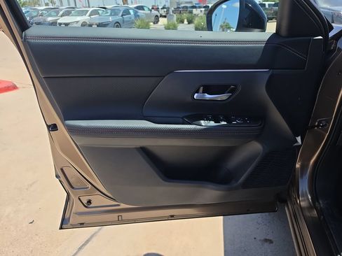 New 2026 Nissan Kicks SR FWD image 22