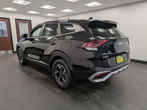 Used 2024 Kia Sportage LX image 6