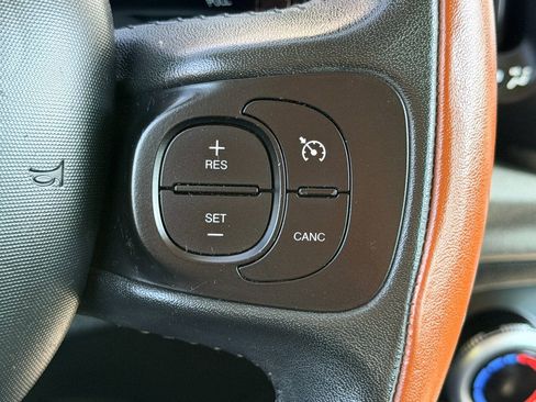 Used 2014 FIAT 500L Trekking FWD image 32