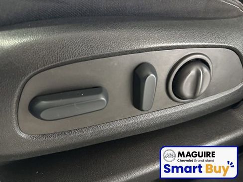 Used 2022 GMC Terrain SLE w/ Driver Convenience Package image 18