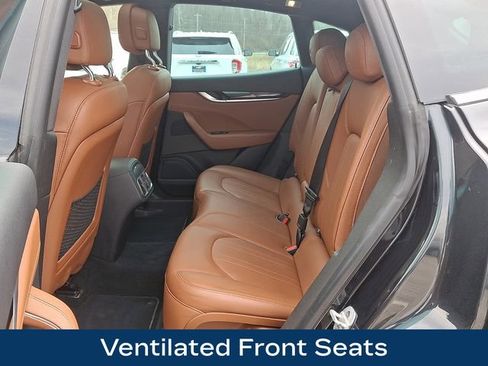 Used 2020 Maserati Levante image 21