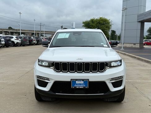Used 2023 Jeep Grand Cherokee Limited w/ Luxury Tech Group II AWD/4WD image 9