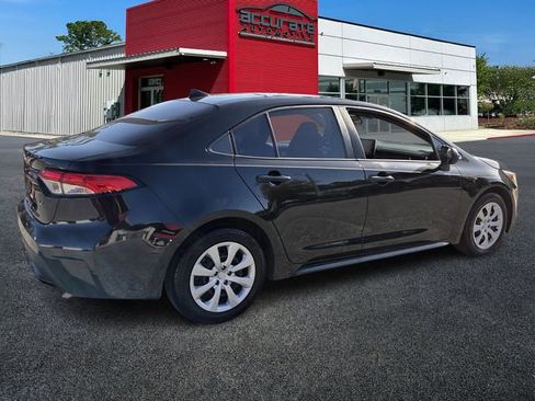 Used 2020 Toyota Corolla LE image 5