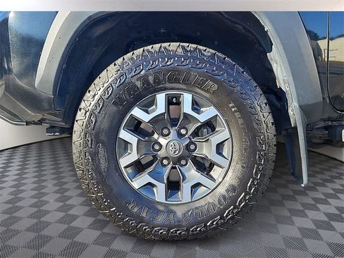 Used 2022 Toyota Tacoma TRD Off-Road image 7