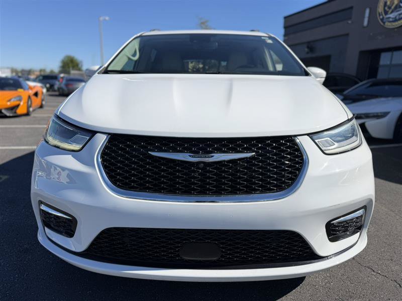 Used 2021 Chrysler Pacifica Touring-L w/ Premium & Safety Sphere Group FWD image 9