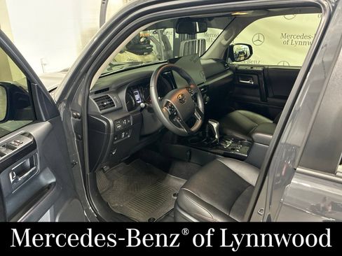 Used 2024 Toyota 4Runner TRD Off-Road Premium w/ Off Road Premium Plus Package AWD/4WD image 4
